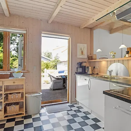 Elviira - 200m From The Sea By Interhome