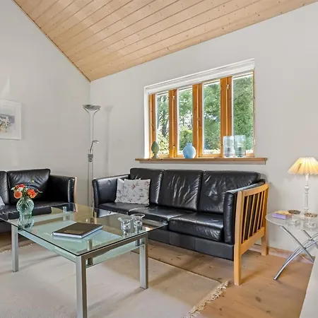 Elviira - 200m From The Sea By Interhome Bøtø By