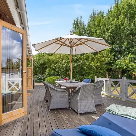 Elviira - 200m From The Sea By Interhome Feriehus Bøtø By
